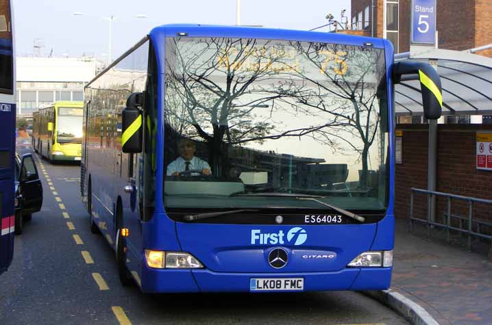 First Berkshire Heathrow Mercedes Citaro ES64043